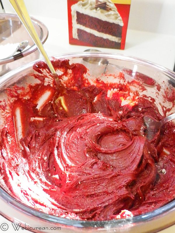 Red Velvet Crinkle Cookies #TwelveDaysofSanta | Webicurean