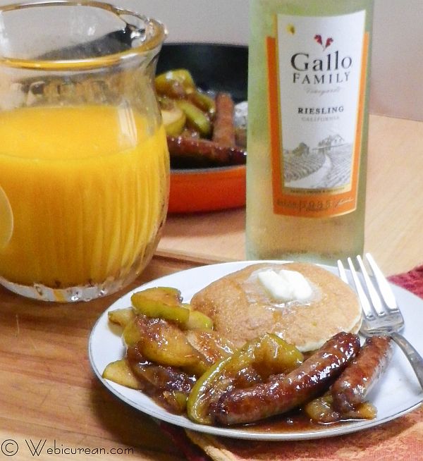 Breakfast Sausages w/Apples & Riesling #SundaySupper | Webicurean